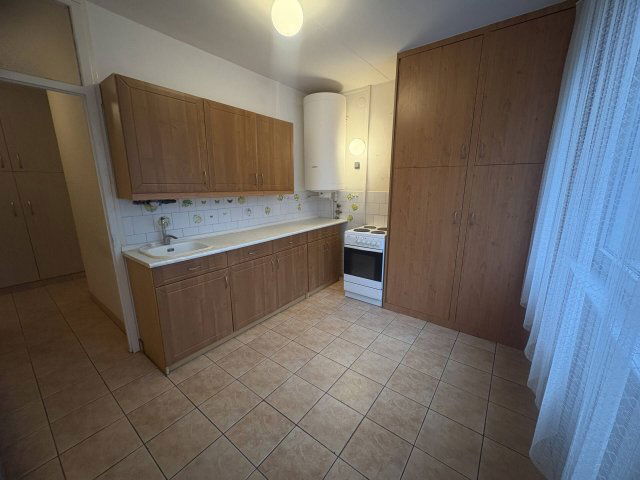 Eladó téglalakás, Nyíregyházán 49 M Ft, 2+1 szobás