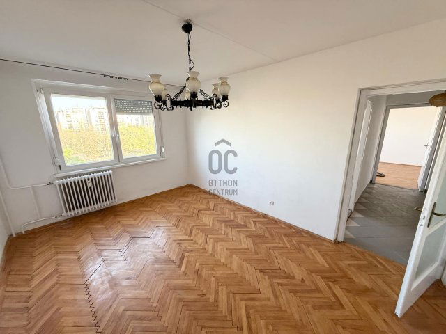 Eladó panellakás, Debrecenben, Gyergyó utcában 61.9 M Ft