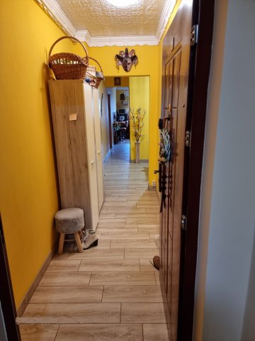 Eladó panellakás, Szegeden 66 M Ft, 2+1 szobás