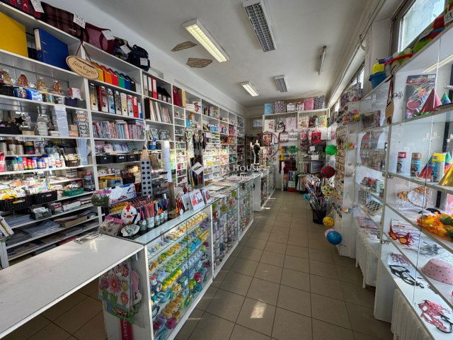 Eladó üzlethelyiség, Nyíregyházán 30 M Ft