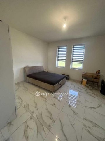 Eladó családi ház, Galgahévízen 120 M Ft, 4 szobás