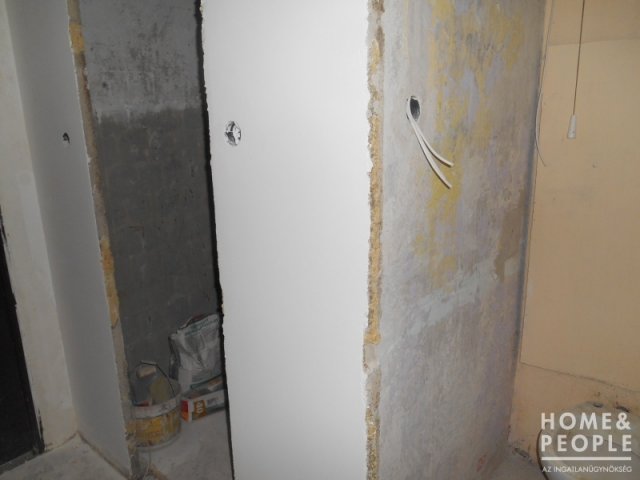 Eladó téglalakás, Szegeden 45.9 M Ft, 2 szobás