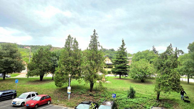 Eladó panellakás, Tatabányán 39.9 M Ft, 2+1 szobás