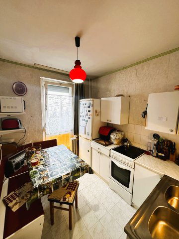 Eladó panellakás, Pécsett 52.5 M Ft, 3+1 szobás