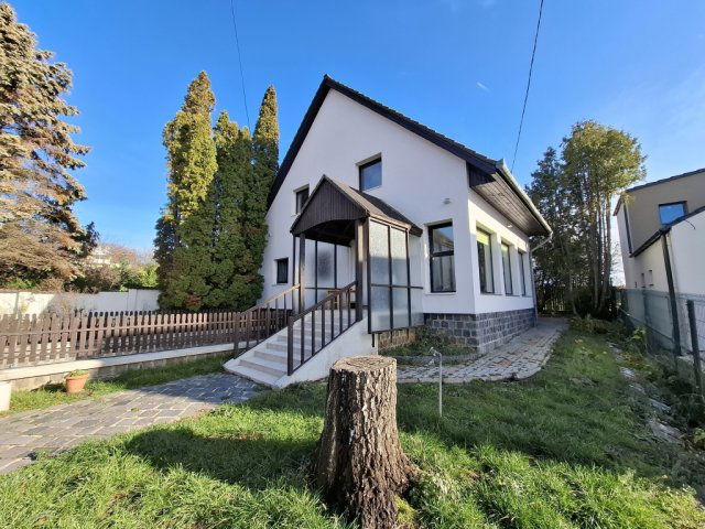 Eladó családi ház, Mogyoródon 98 M Ft, 5 szobás