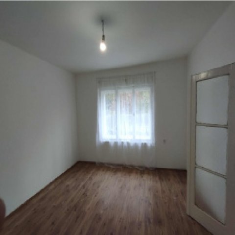 Eladó családi ház, Gödön 90 M Ft, 30 szobás