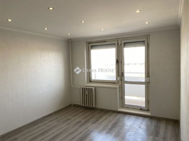 Kiadó panellakás, albérlet, Veszprémben, Haszkovó utcában