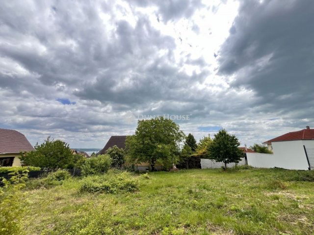 Eladó telek, Balatonalmádiban 79.9 M Ft / költözzbe.hu