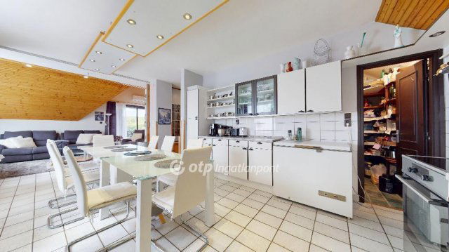 Eladó családi ház, Miskolcon 119 M Ft, 5+4 szobás