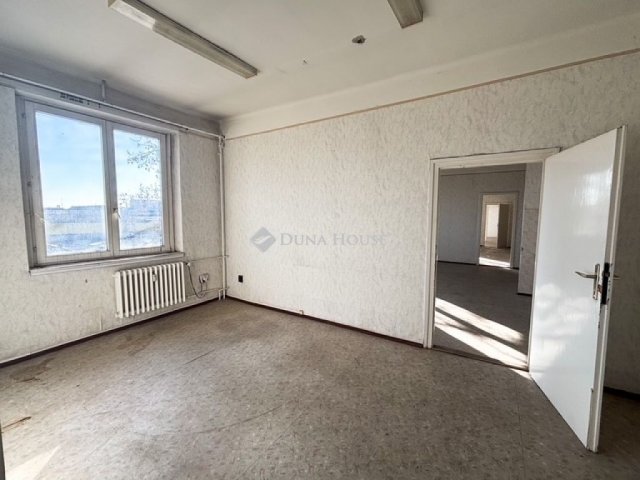 Eladó ipari ingatlan, Budapesten, XXI. kerületben 850 M Ft