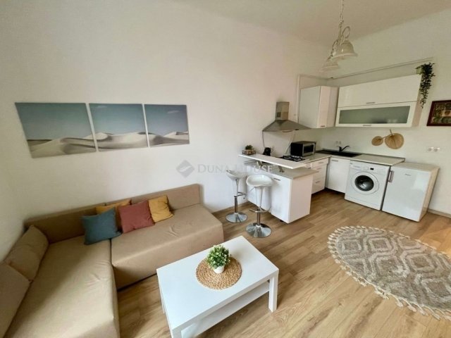 Eladó téglalakás, Budapesten, XIII. kerületben 49 M Ft, 1 szobás