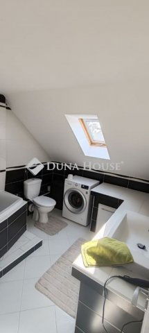 Eladó családi ház, Siklóson 96.5 M Ft, 5 szobás