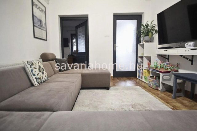 Eladó családi ház, Kisunyomon 69.9 M Ft, 5 szobás