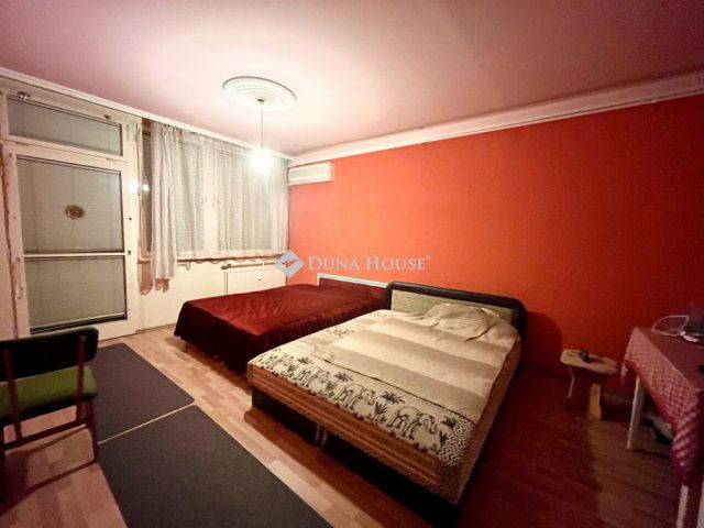 Eladó panellakás, Nyíregyházán 33 M Ft, 2 szobás