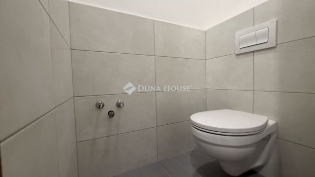 Eladó téglalakás, Szombathelyen 72.5 M Ft, 1+2 szobás