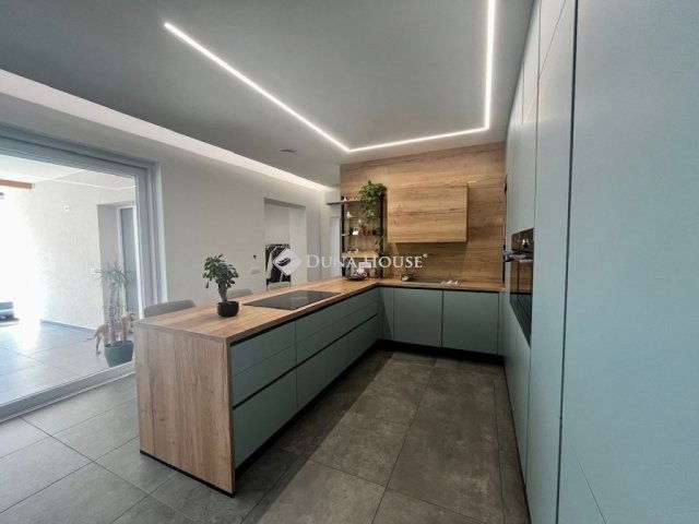 Eladó családi ház, Palotabozsokon 104 M Ft, 4 szobás