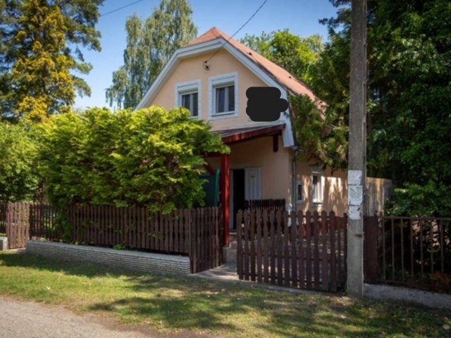 Eladó nyaraló, Balatonfenyvesen 134.5 M Ft, 5 szobás