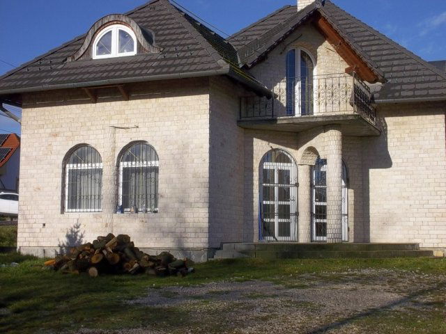 Eladó üzlethelyiség, Móron 75 M Ft / költözzbe.hu
