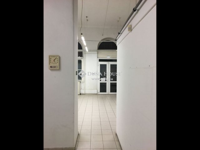 Eladó üzlethelyiség, Budapesten, VI. kerületben 79 M Ft