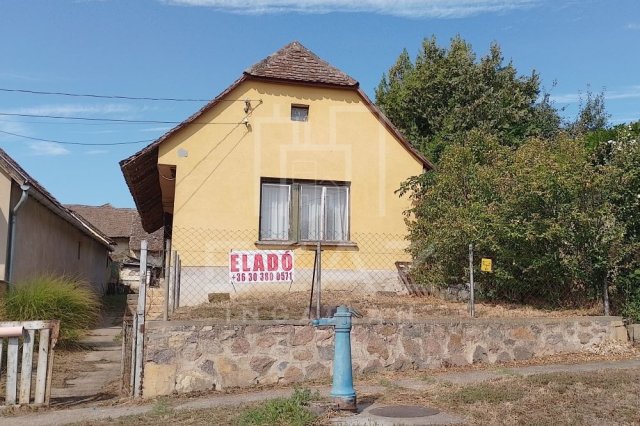 Eladó családi ház, Mecseknádasdon 13 M Ft, 2 szobás