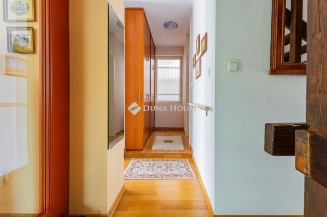 Eladó ikerház, Budapesten, II. kerületben 199 M Ft, 6 szobás