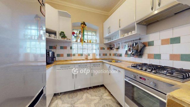 Eladó családi ház, Nyírbátorban 48 M Ft, 3 szobás