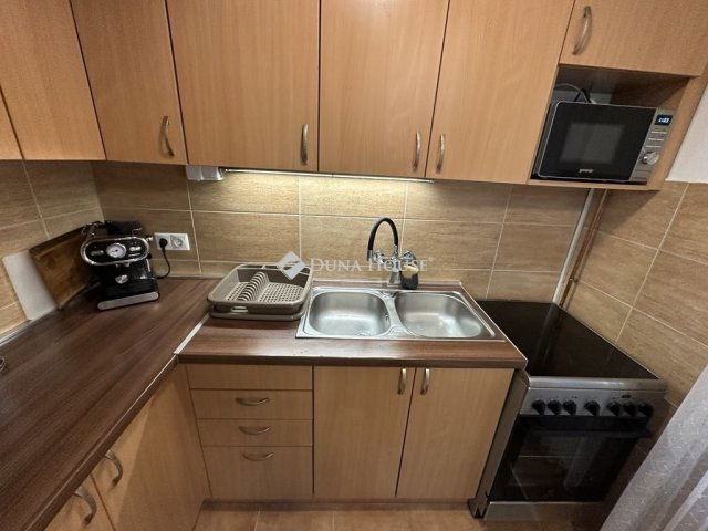 Eladó családi ház, Szigetbecsén 99 M Ft, 3 szobás