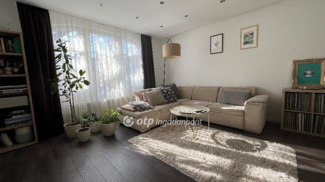 Eladó téglalakás, Egerben 63.9 M Ft, 2 szobás