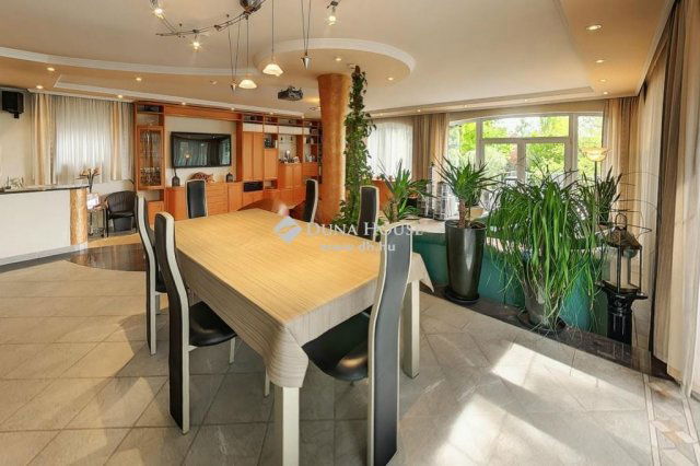 Eladó családi ház, Budapesten, II. kerületben 429.9 M Ft