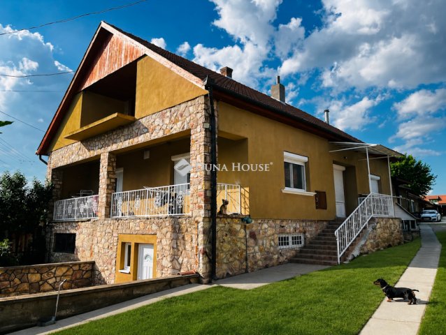 Eladó családi ház, Tápiószecsőn 89.9 M Ft, 6 szobás