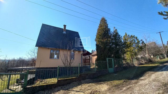 Eladó nyaraló, Mályin 15 M Ft, 1+2 szobás / költözzbe.hu