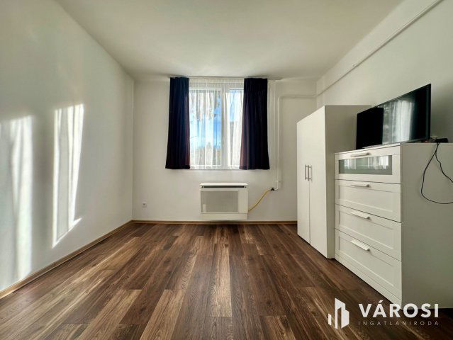 Kiadó téglalakás, albérlet, Salgótarjánban 90 E Ft / hó