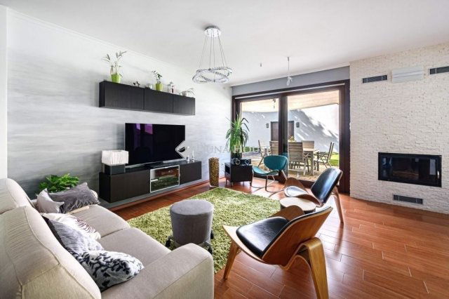 Eladó családi ház, Herceghalomon 240 M Ft, 4 szobás