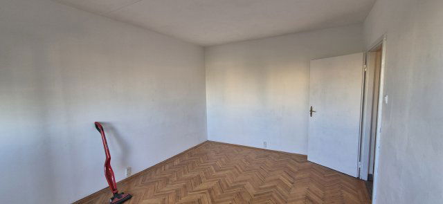 Eladó panellakás, Debrecenben, Gyergyó utcában 64.9 M Ft