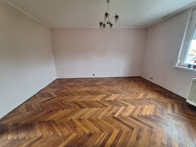 Eladó téglalakás, Hódmezővásárhelyen, Kossuth téren 33.9 M Ft