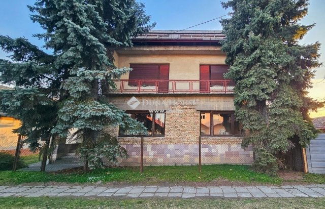 Eladó családi ház, Tápiószecsőn 59.9 M Ft, 5 szobás