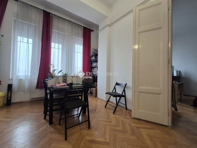 Eladó téglalakás, Budapesten, IX. kerületben, Hentes utcában