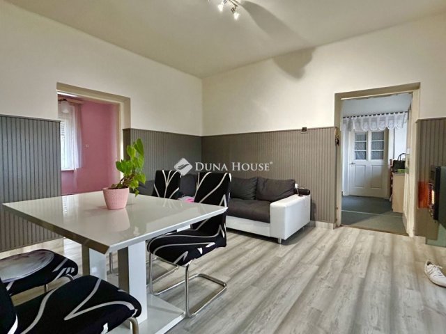 Eladó családi ház, Kámon 39.9 M Ft, 5 szobás