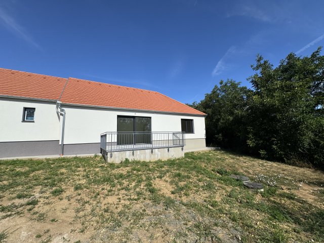 Eladó családi ház, Nagykozáron, Hunyadi utcában 109.9 M Ft