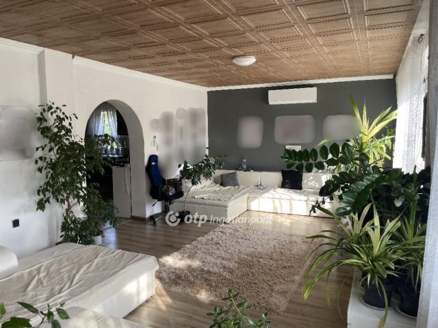 Eladó családi ház, Zsámbékon 149.9 M Ft, 4 szobás