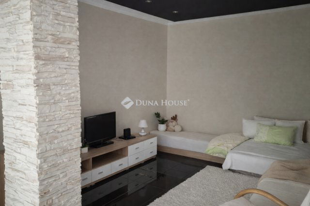 Eladó családi ház, Budapesten, IV. kerületben 149 M Ft, 5 szobás