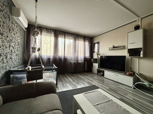 Eladó panellakás, XXI. kerületben, Kossuth Lajos utcában