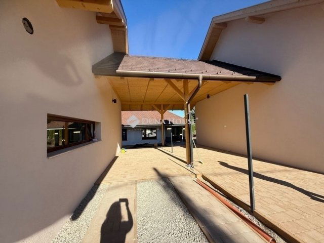 Eladó ikerház, Veresegyházon 146.8 M Ft, 5 szobás