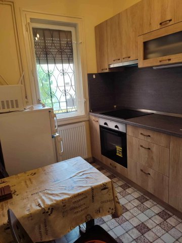 Kiadó téglalakás, albérlet, Pécsett 179 E Ft / hó, 2 szobás