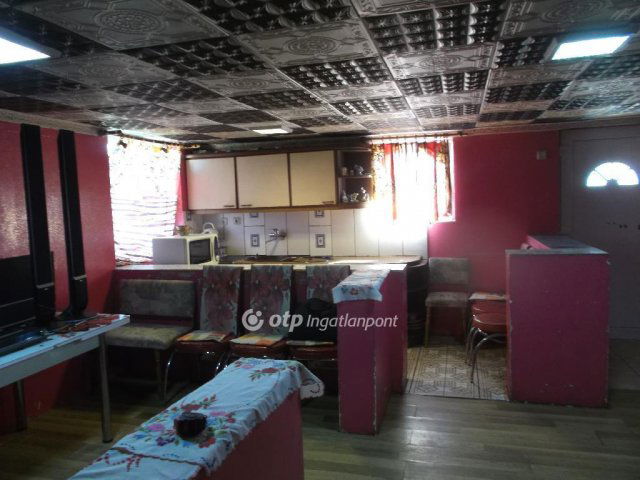 Eladó családi ház, Zsámbokon 21.4 M Ft, 1+3 szobás