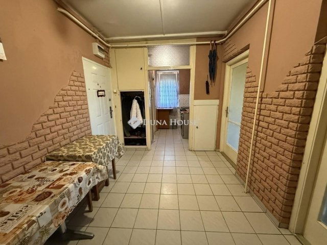 Eladó panellakás, Kecskeméten 47.5 M Ft, 3 szobás