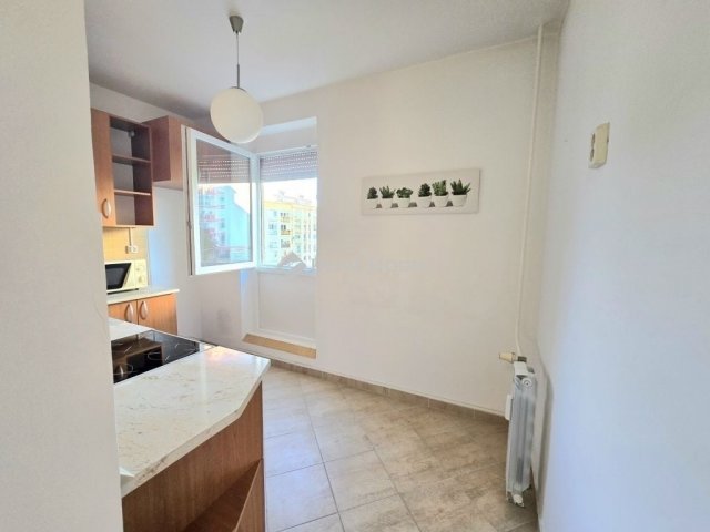 Eladó panellakás, Pécsett 52 M Ft, 2 szobás