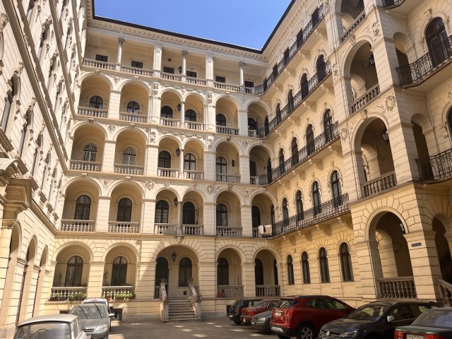 Kiadó téglalakás, albérlet, Budapesten, VI. kerületben
