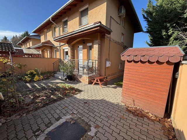 Eladó ikerház, Dunakeszin 118.9 M Ft, 4 szobás