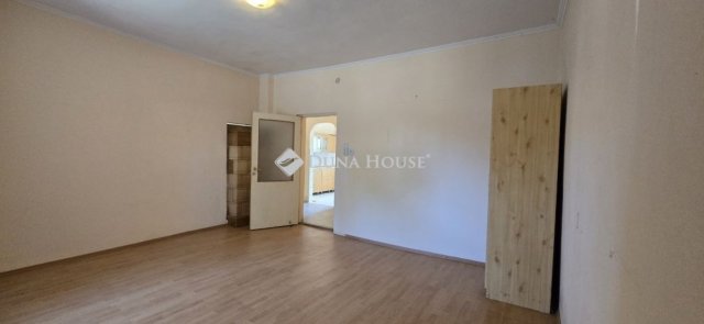 Eladó családi ház, Seregélyesen 75 M Ft, 6 szobás